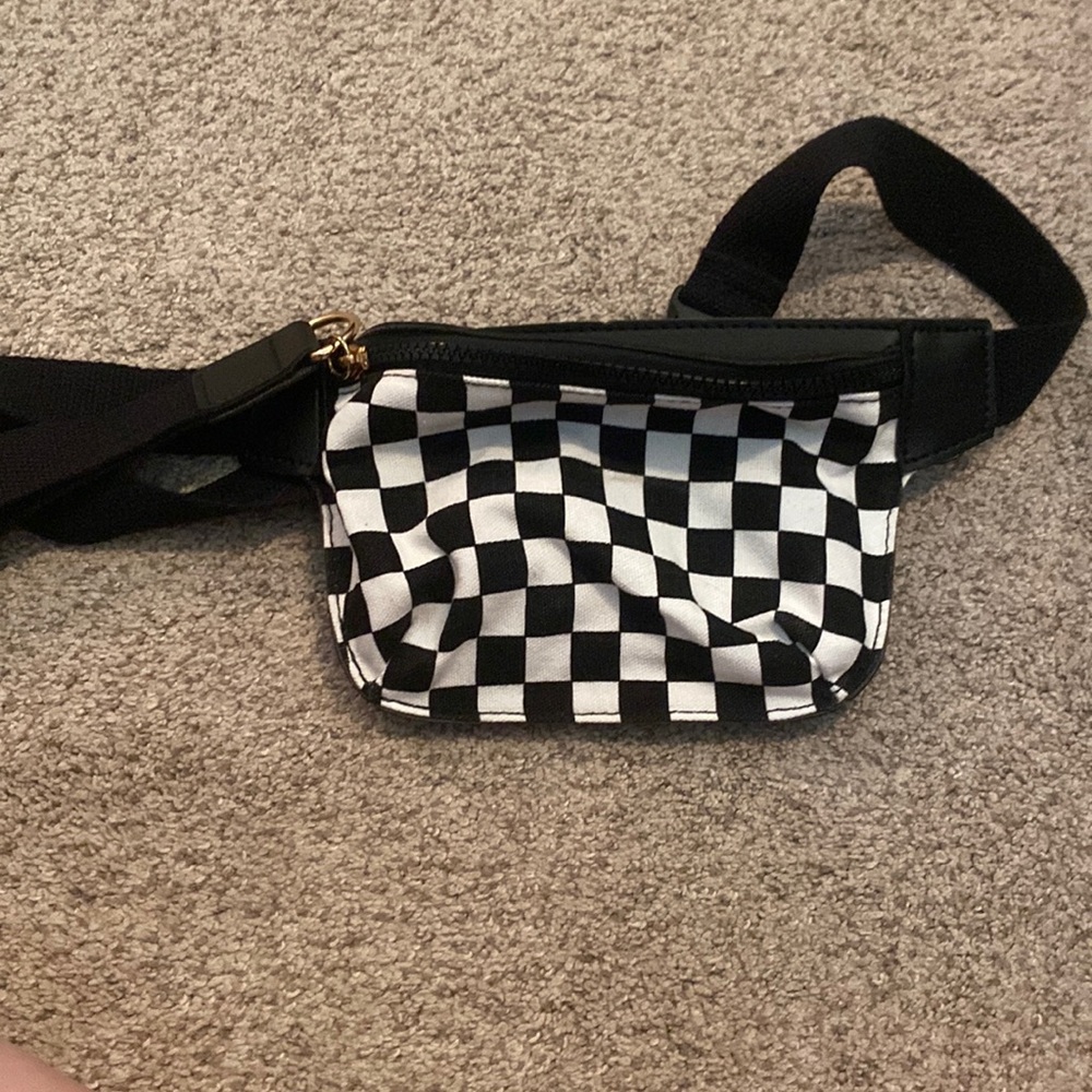 Fanny pack, good for 80s costume.